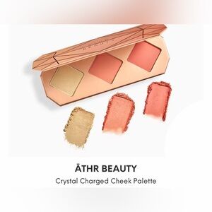 ĀTHR BEAUTY Crystal Charged Cheek Palette
9.0 g